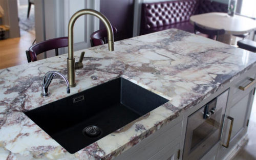 Read more about the article How to Choose the Right Work Surface for Your Kitchen