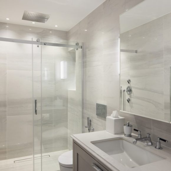 Hyde Park Residence, London.  Luxury 2 bed apartment ensuite bathroom